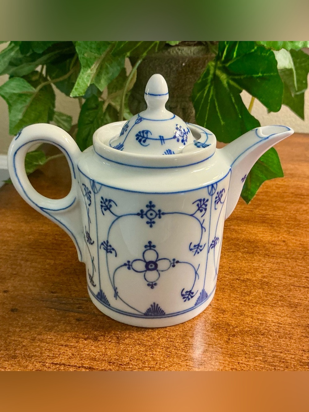 PK Silesia Antique Porcelain Teapot Blue and White Strawflower Pattern. - Picture 4 of 8